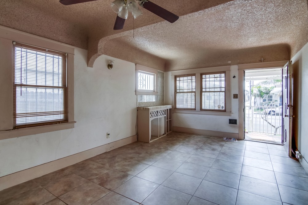 Virtual tour photo 11 of 31 for 3468 Meade Ave