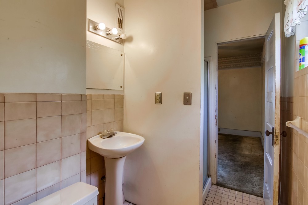 Virtual tour photo 26 of 31 for 3468 Meade Ave