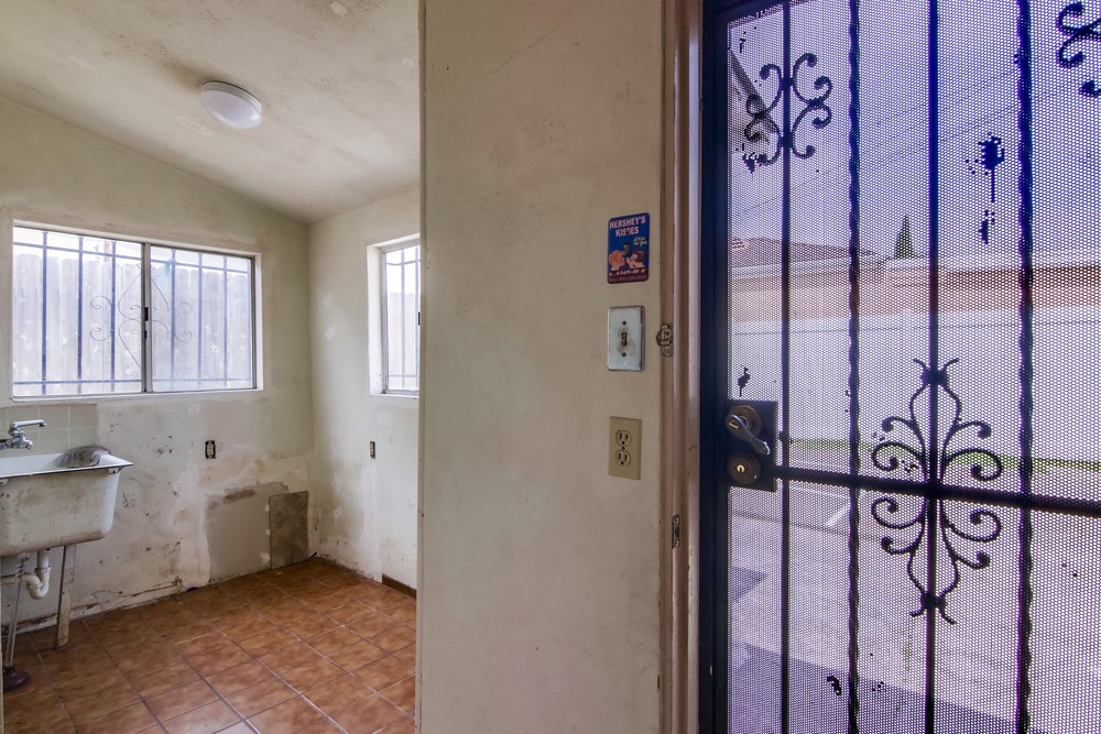 Virtual tour photo 27 of 31 for 3468 Meade Ave