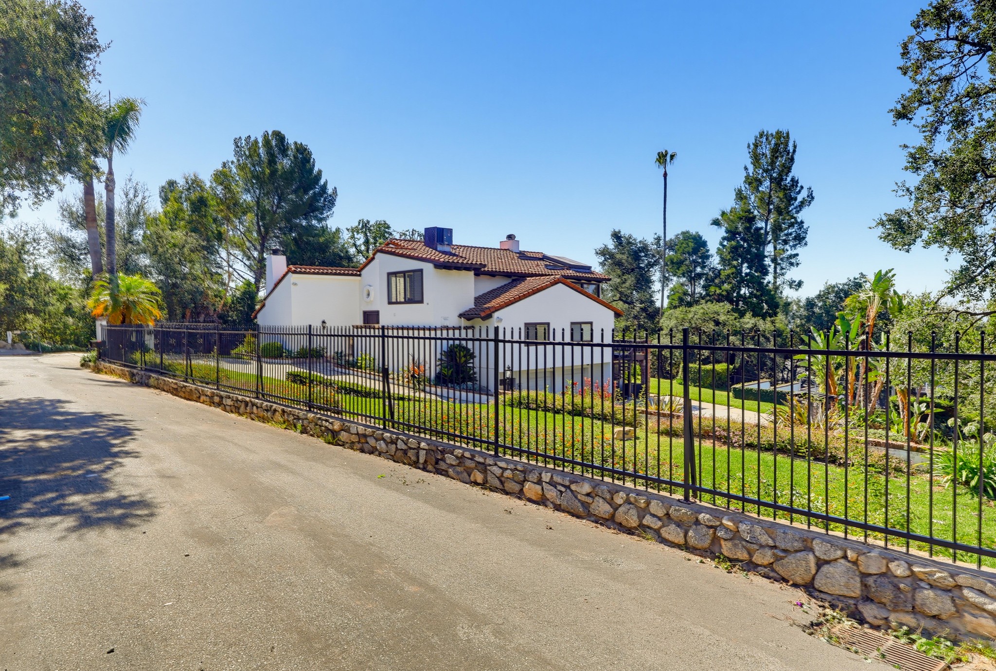 Virtual tour photo 1 of 152 for 3488 Barhite St