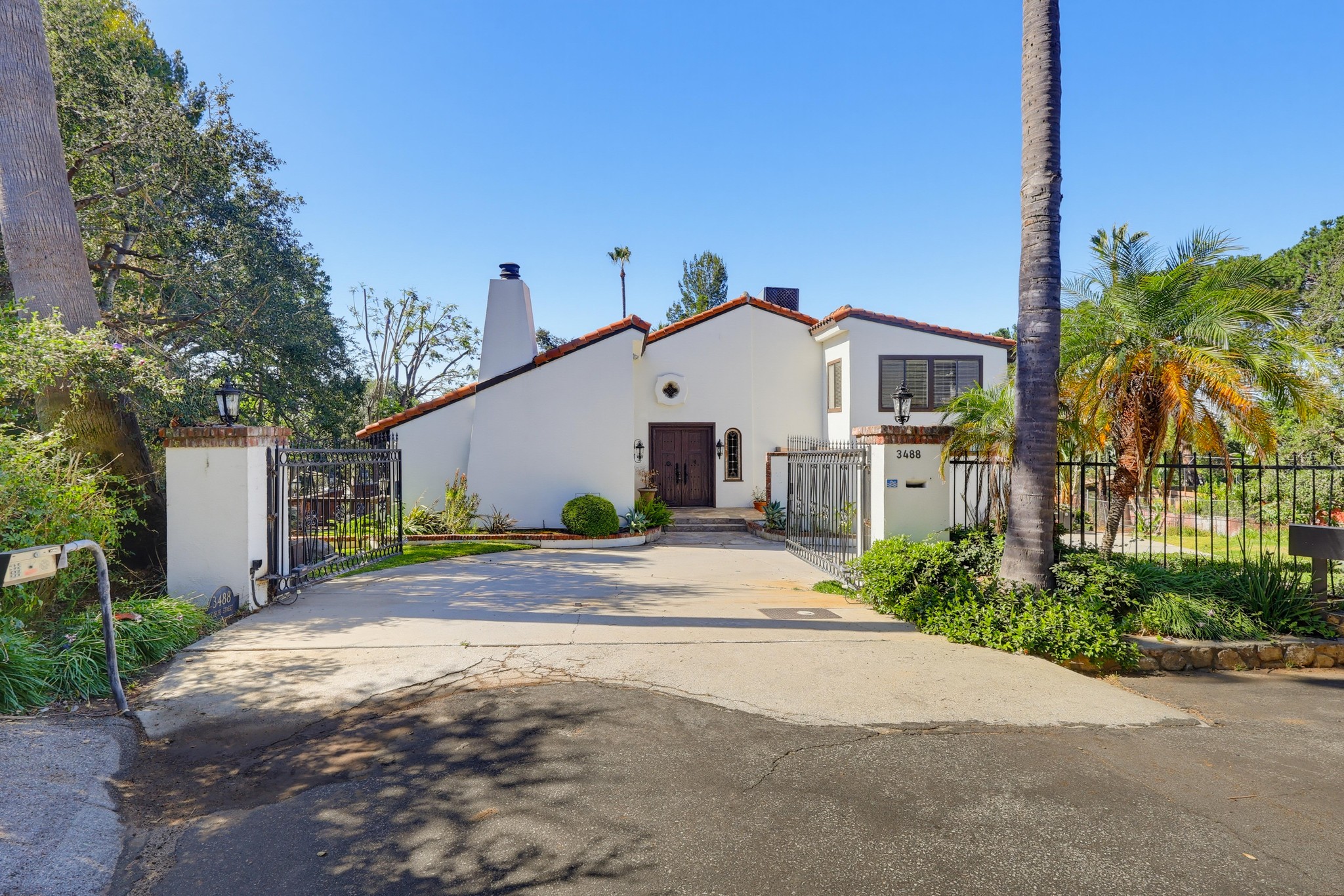 Virtual tour photo 4 of 152 for 3488 Barhite St