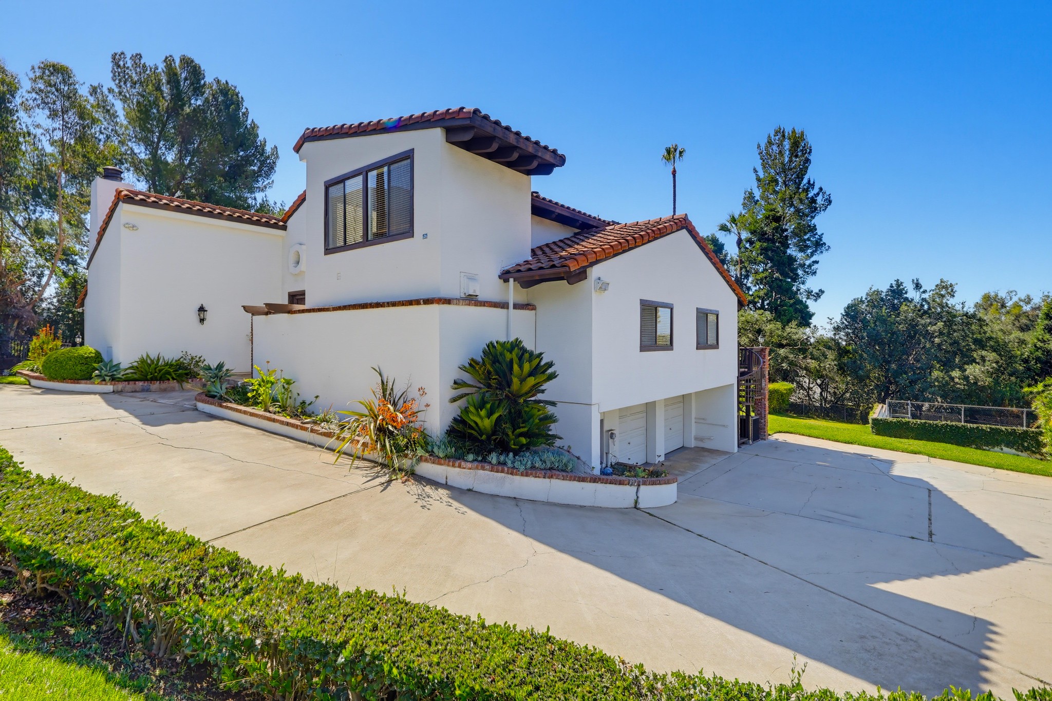 Virtual tour photo 8 of 152 for 3488 Barhite St