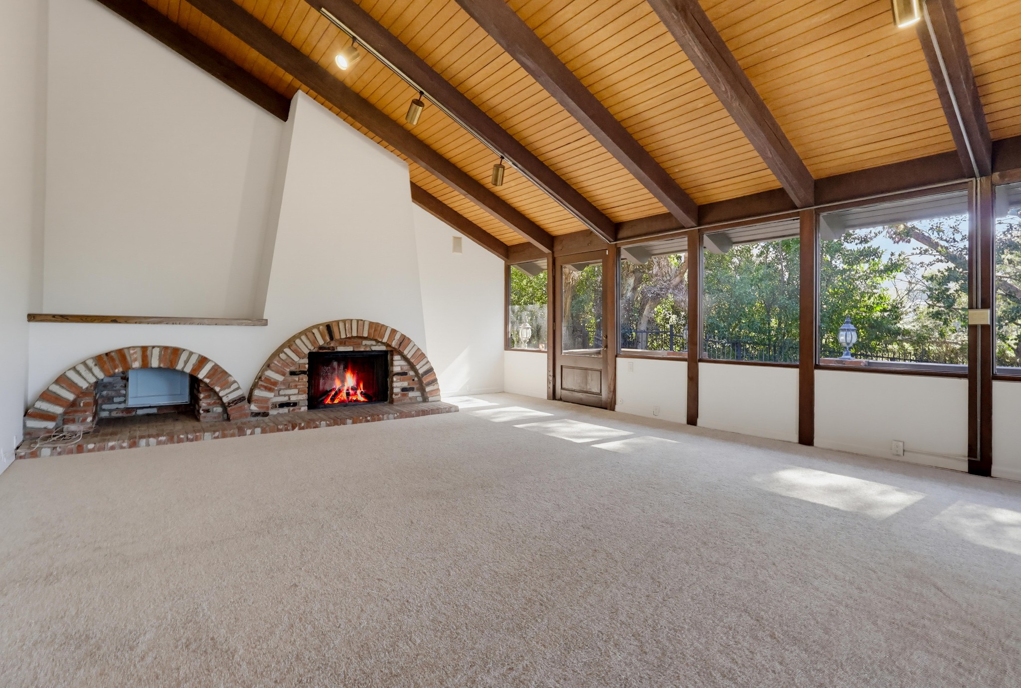 Virtual tour photo 12 of 152 for 3488 Barhite St