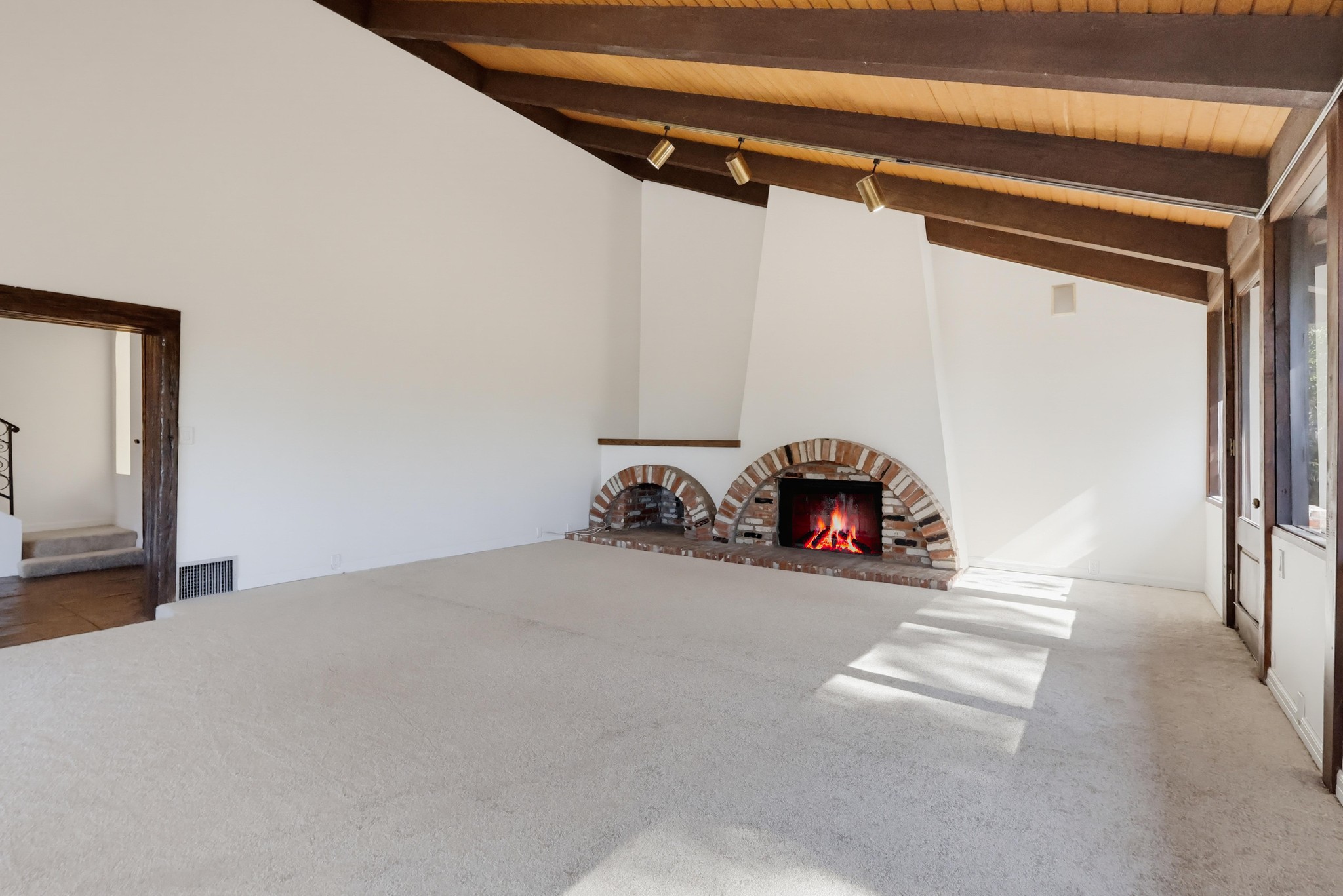 Virtual tour photo 13 of 152 for 3488 Barhite St
