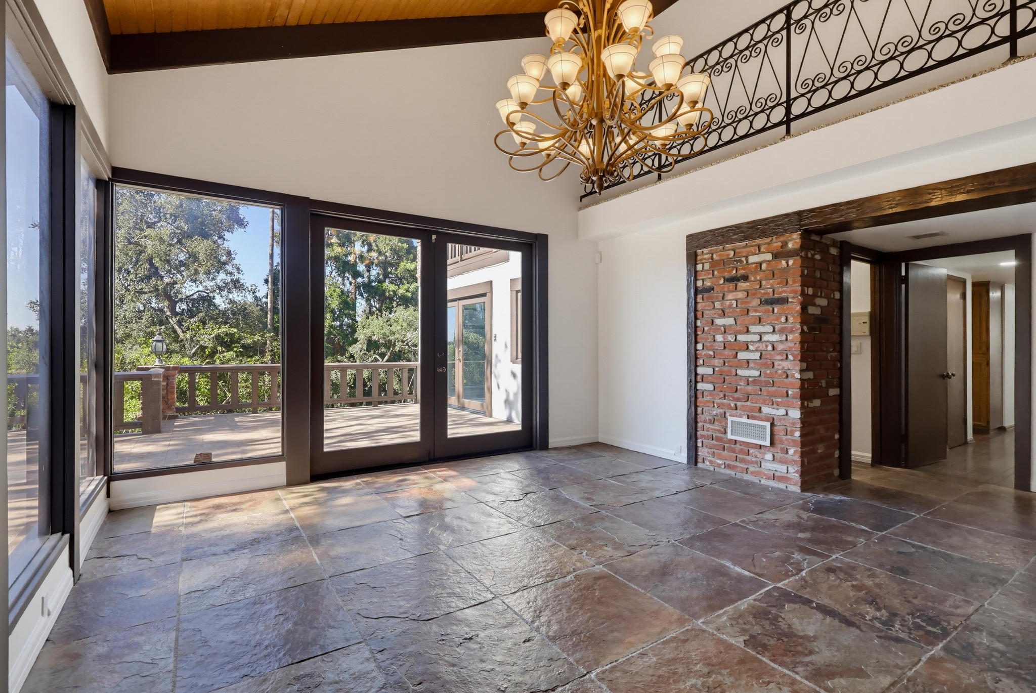 Virtual tour photo 17 of 152 for 3488 Barhite St