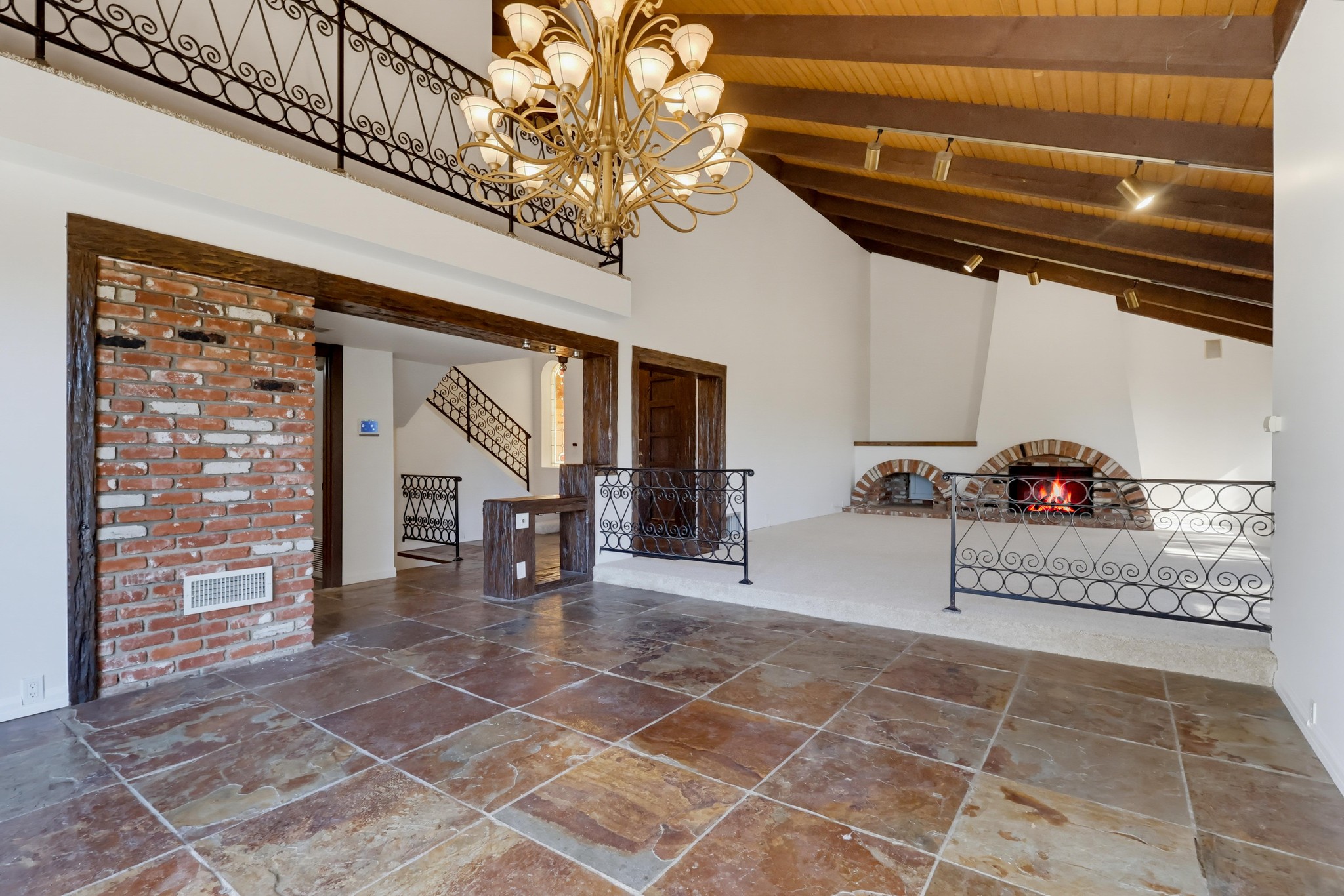 Virtual tour photo 18 of 152 for 3488 Barhite St