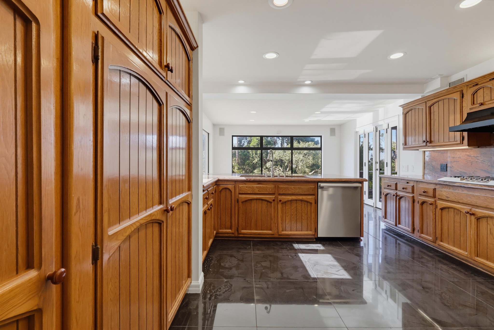 Virtual tour photo 21 of 152 for 3488 Barhite St