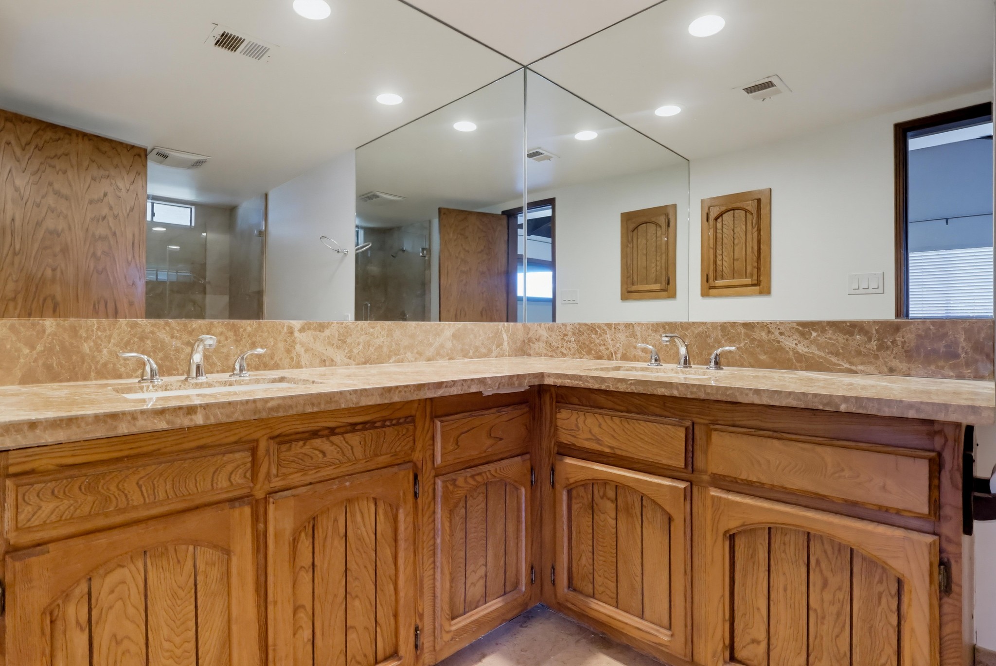 Virtual tour photo 39 of 152 for 3488 Barhite St
