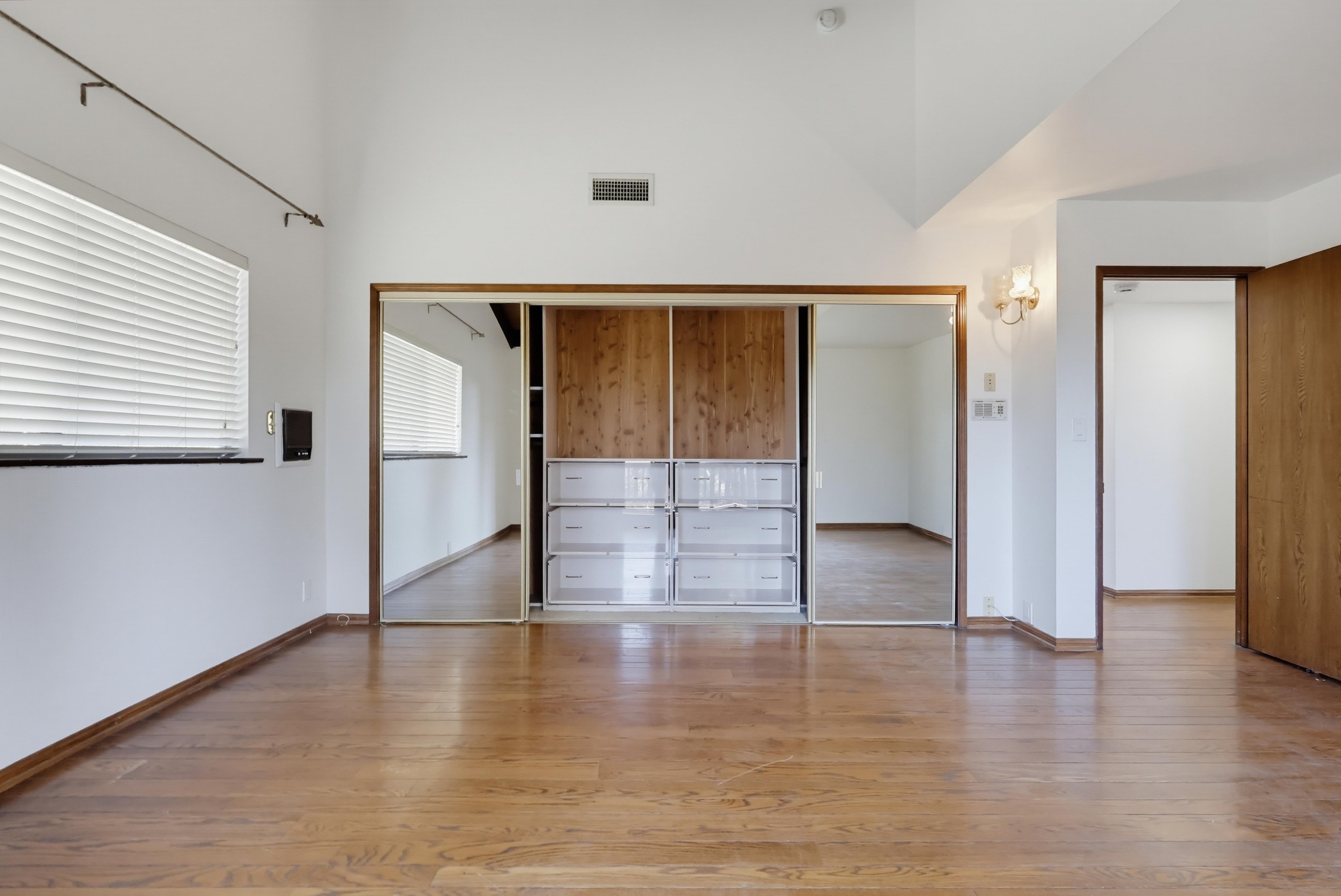 Virtual tour photo 41 of 152 for 3488 Barhite St