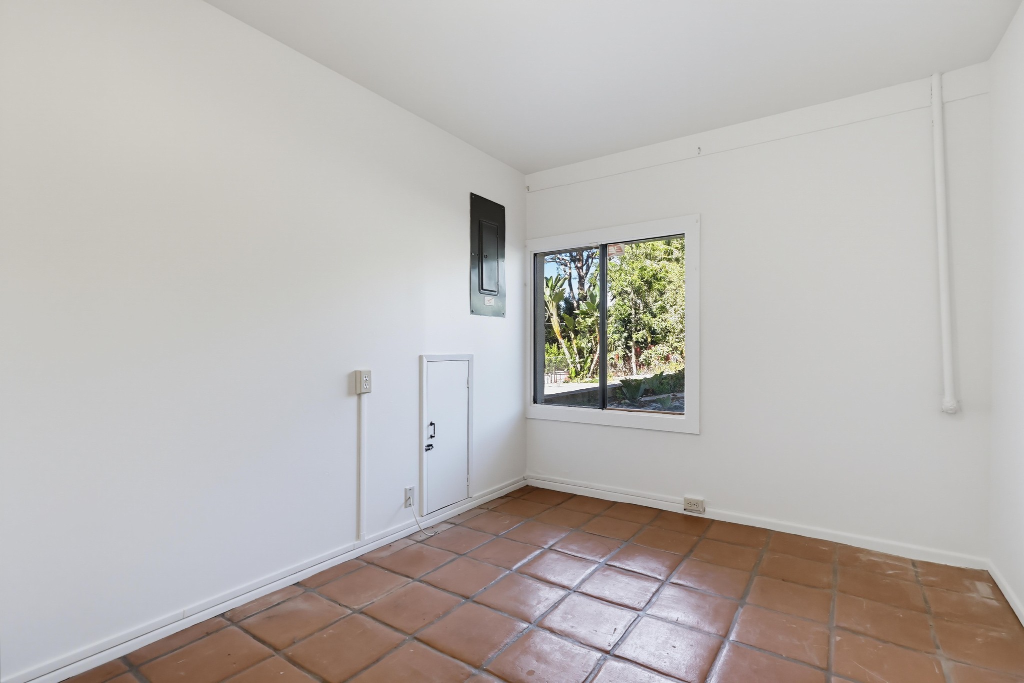 Virtual tour photo 79 of 152 for 3488 Barhite St