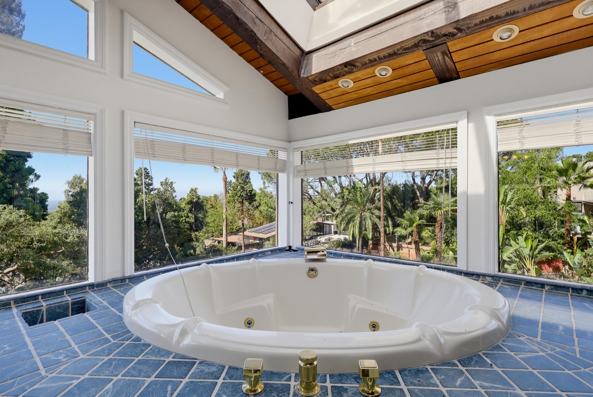 Virtual tour photo 92 of 152 for 3488 Barhite St