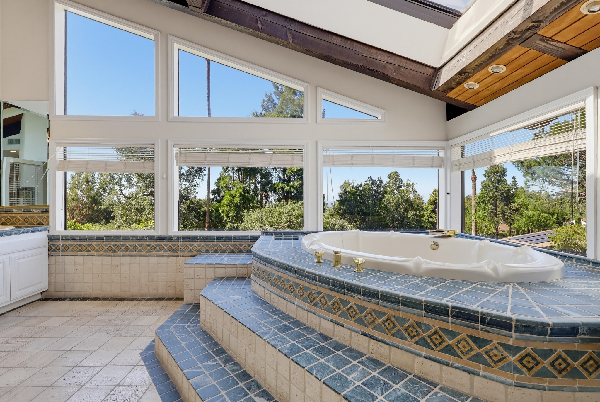 Virtual tour photo 93 of 152 for 3488 Barhite St