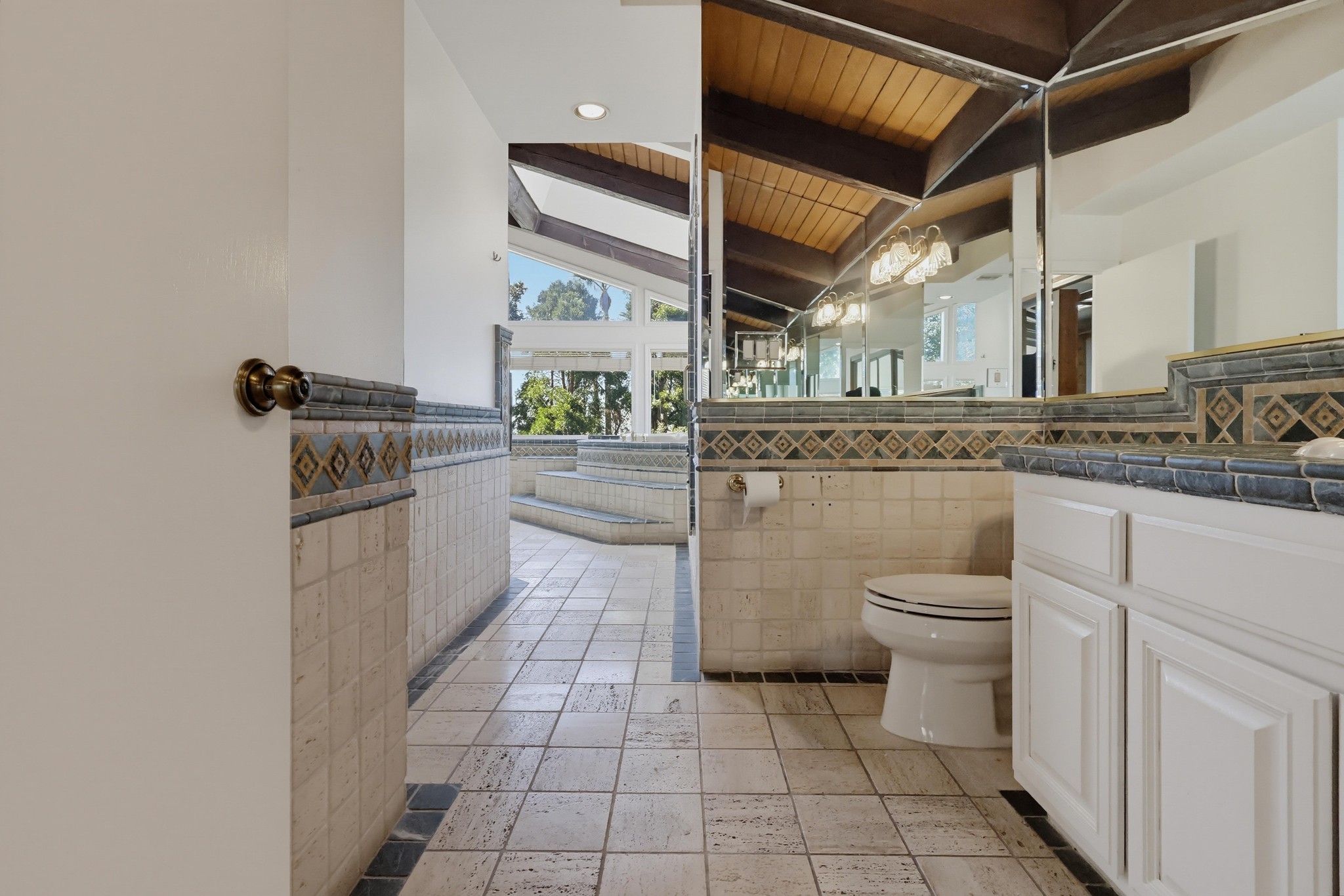 Virtual tour photo 97 of 152 for 3488 Barhite St