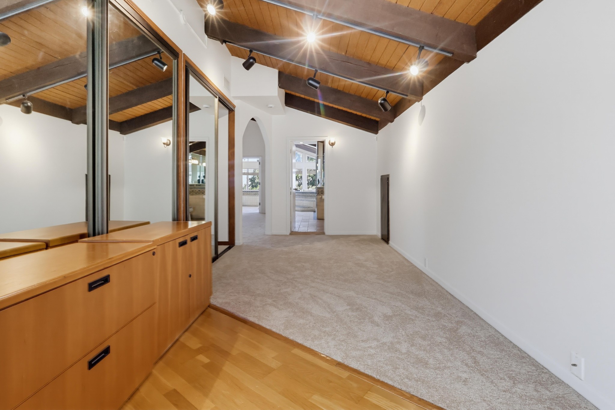 Virtual tour photo 100 of 152 for 3488 Barhite St