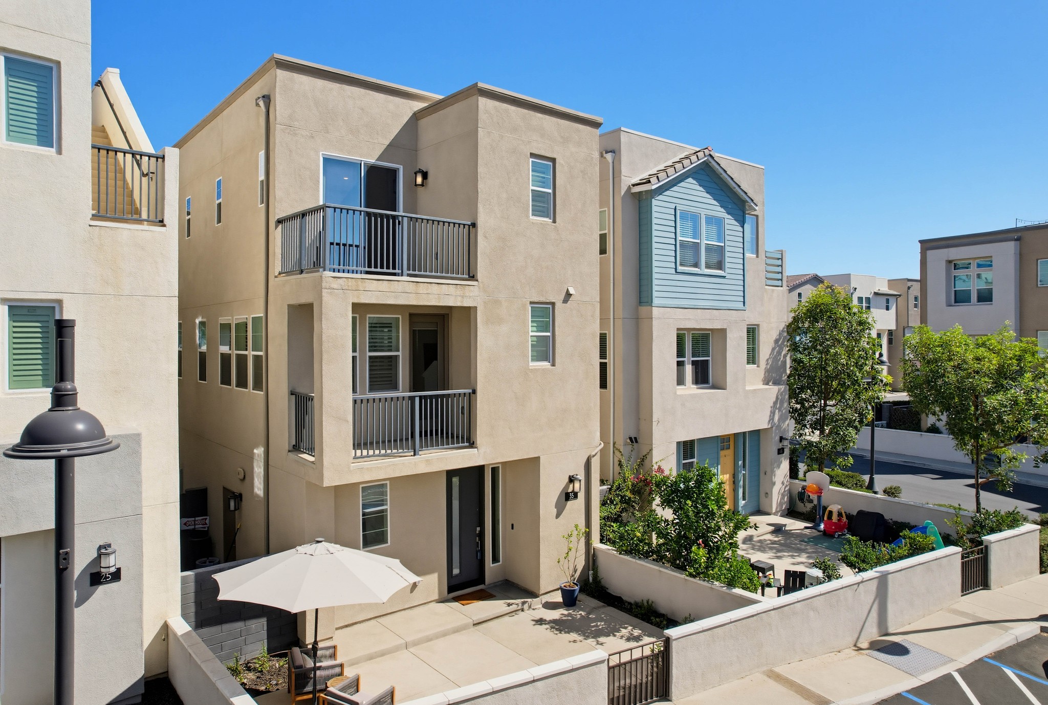Virtual tour photo 5 of 68 for 35 Stetson St