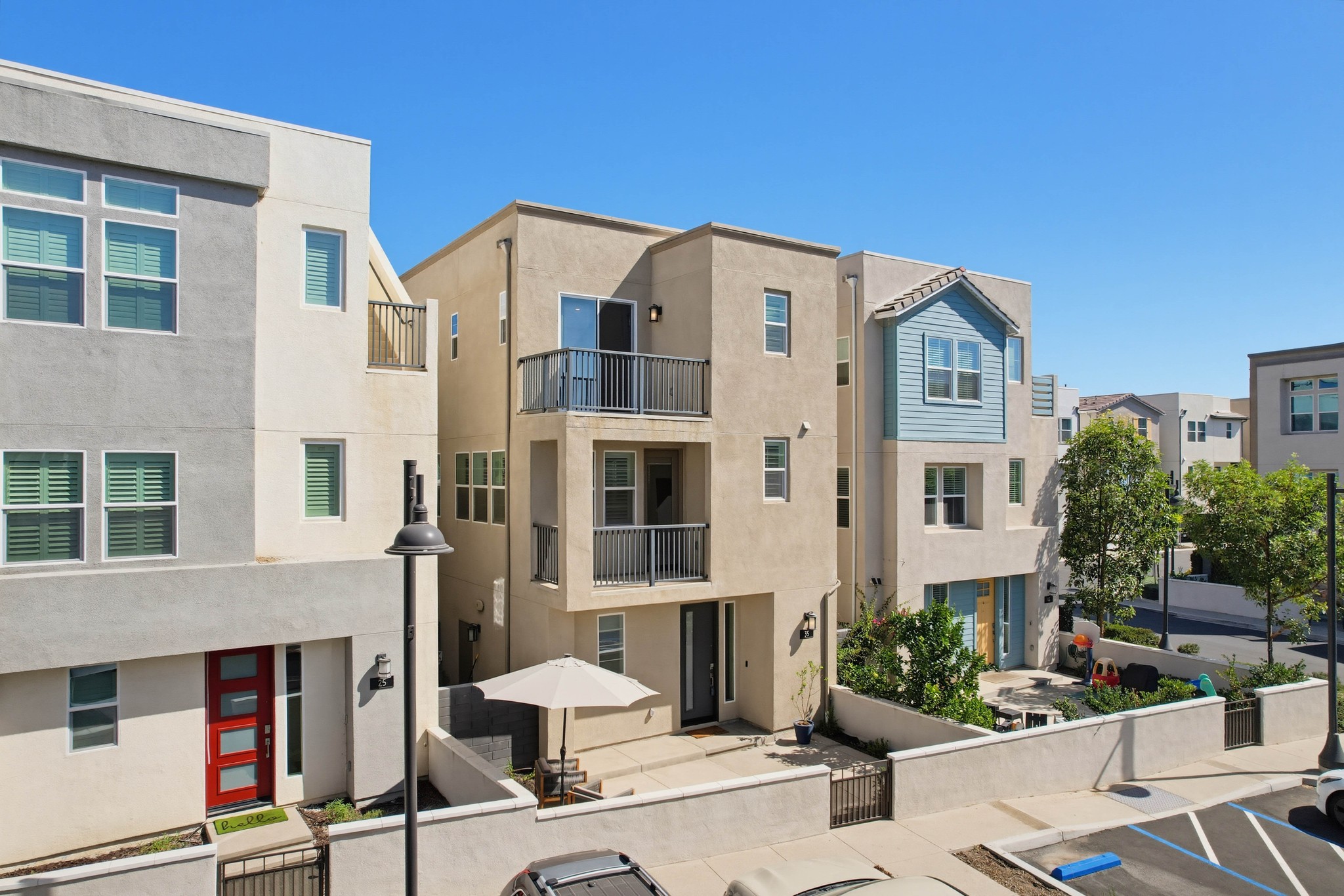 Virtual tour photo 6 of 68 for 35 Stetson St