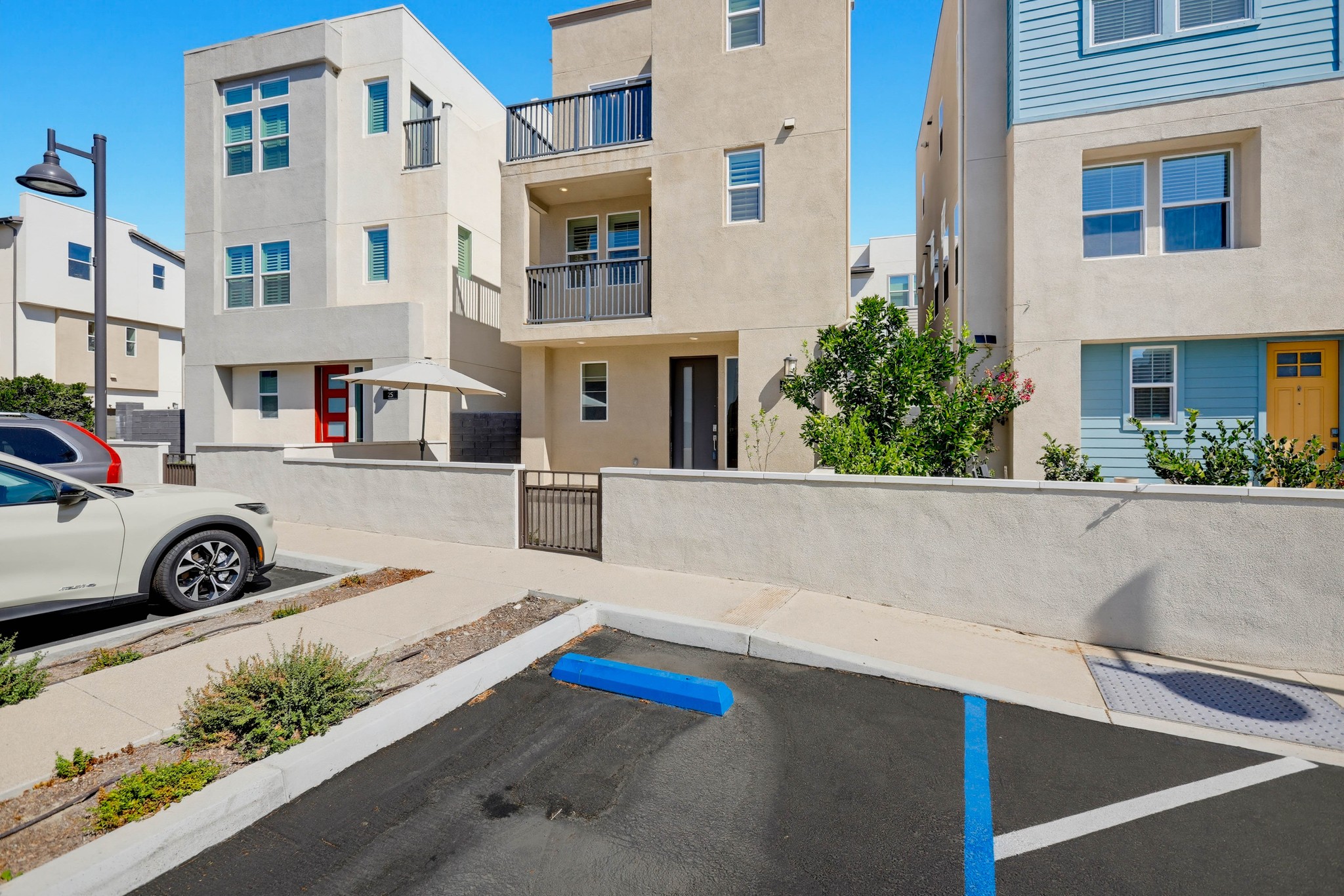 Virtual tour photo 8 of 68 for 35 Stetson St