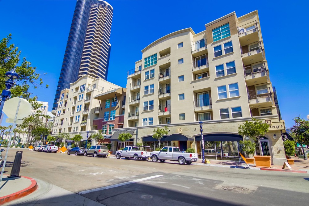 Virtual tour photo 3 of 39 for 350 K St UNIT 418