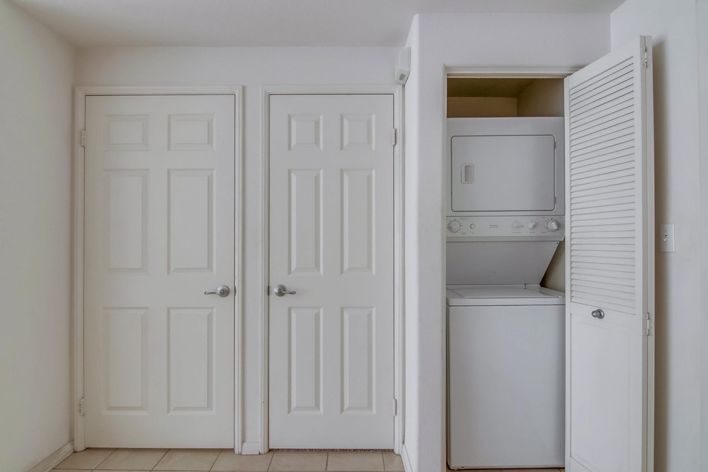 Virtual tour photo 33 of 39 for 350 K St UNIT 418