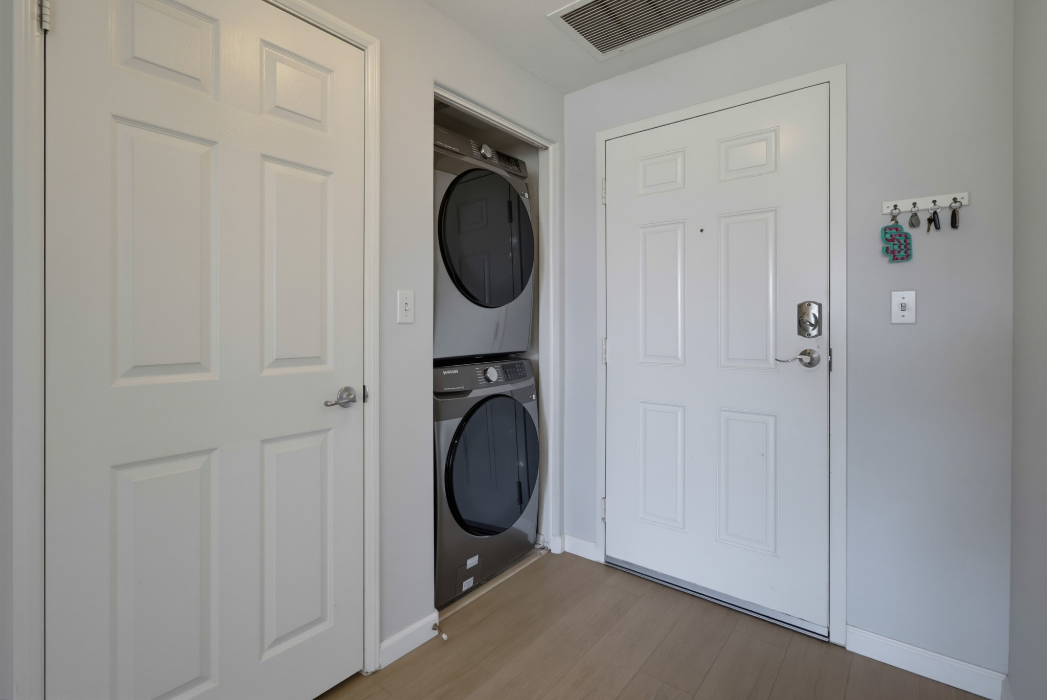 Virtual tour photo 23 of 48 for 350 K St