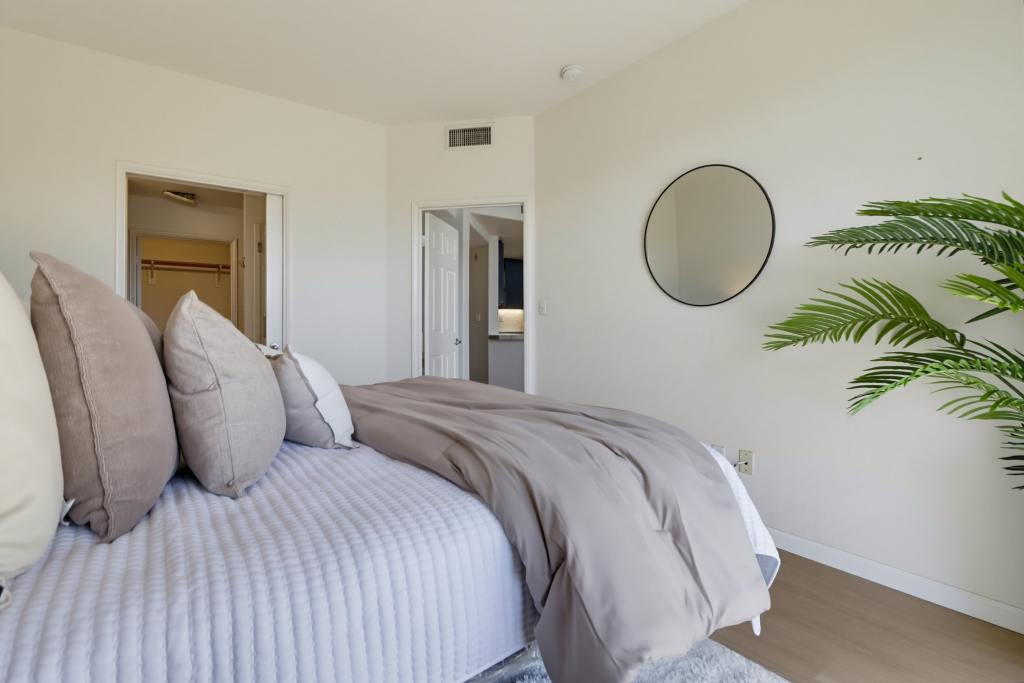 Virtual tour photo 27 of 48 for 350 K St