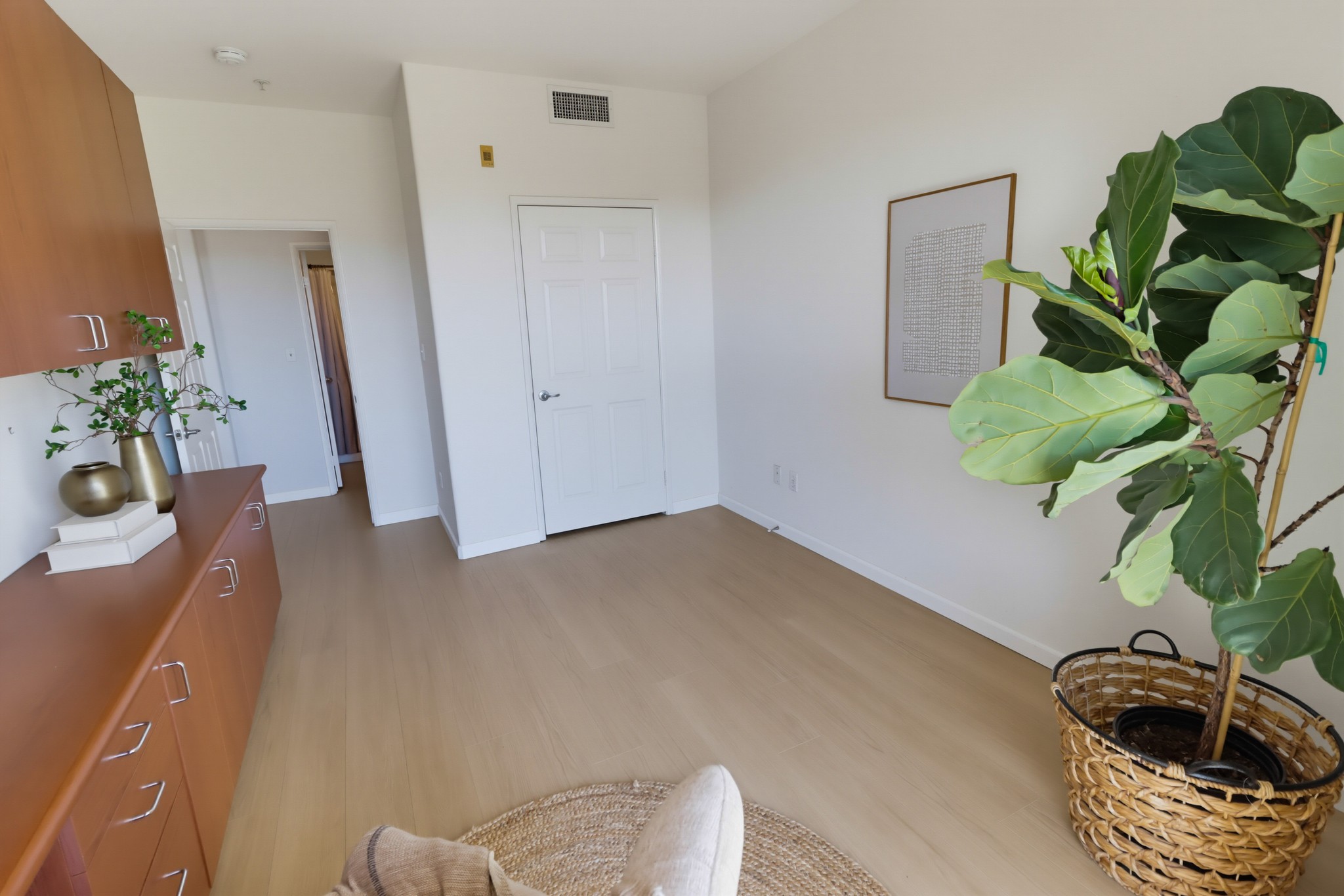 Virtual tour photo 36 of 48 for 350 K St