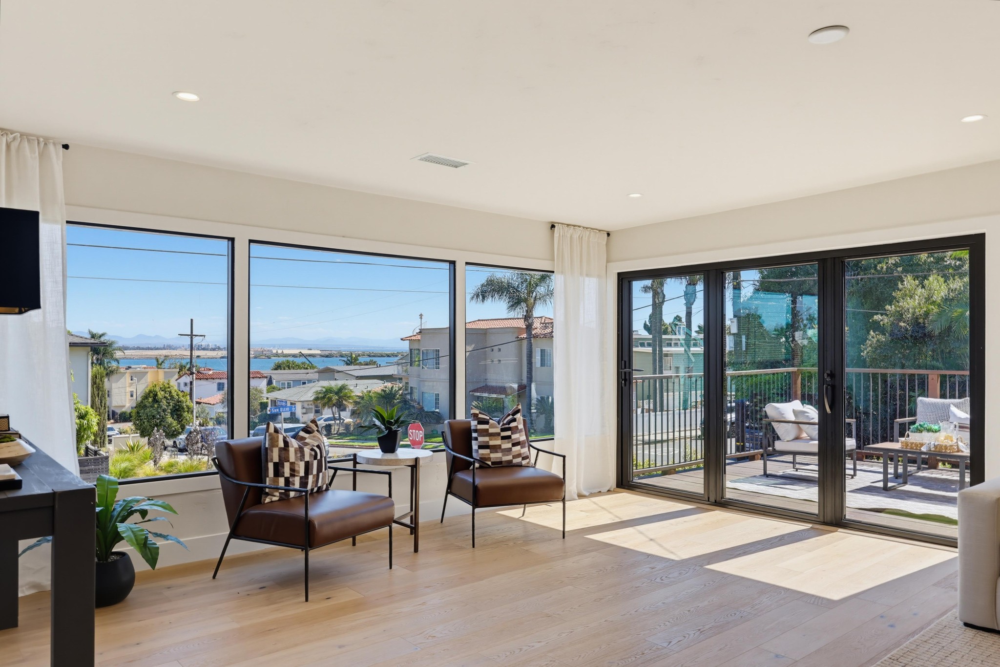 Virtual tour photo 19 of 155 for 350 San Elijo St