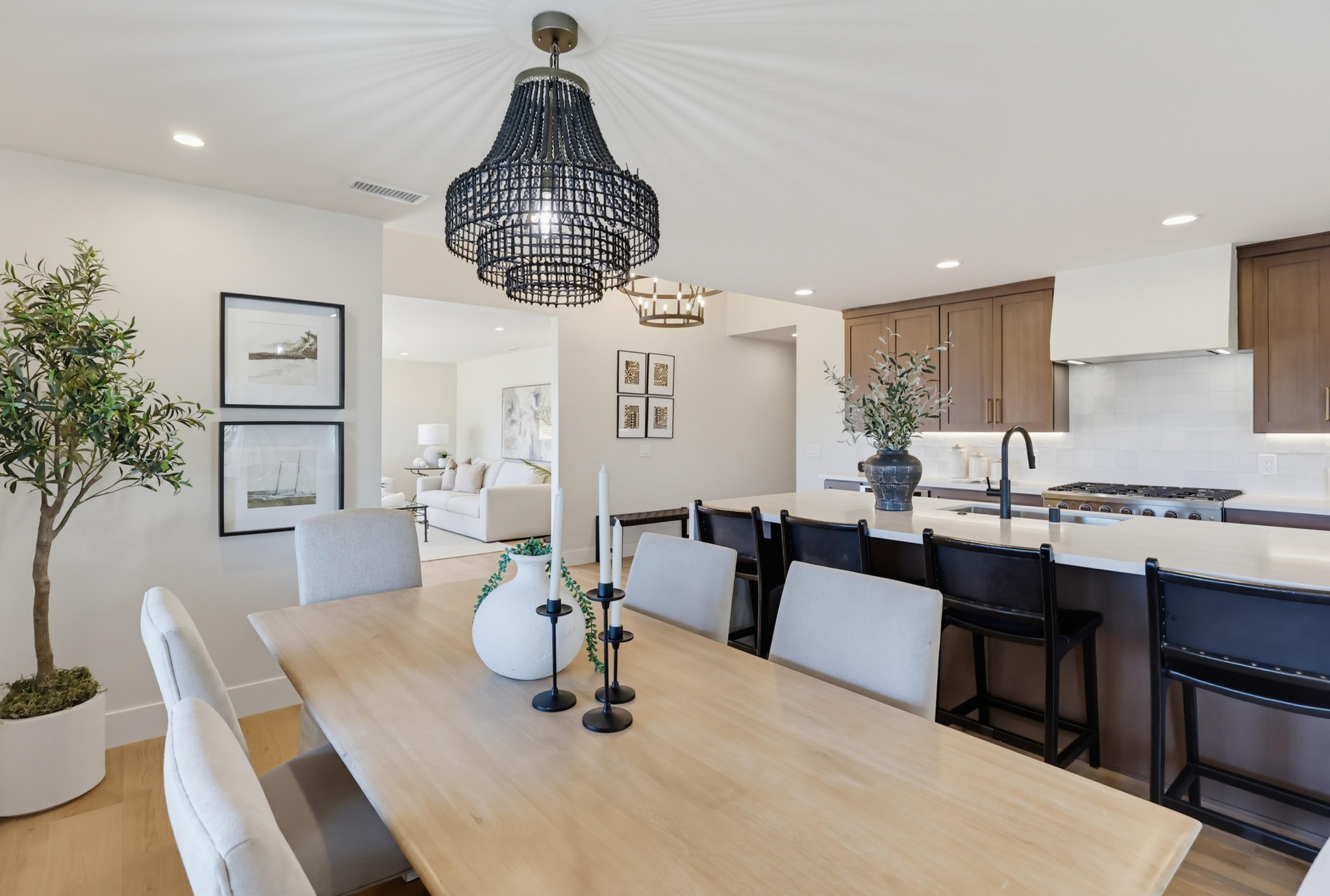Virtual tour photo 31 of 155 for 350 San Elijo St