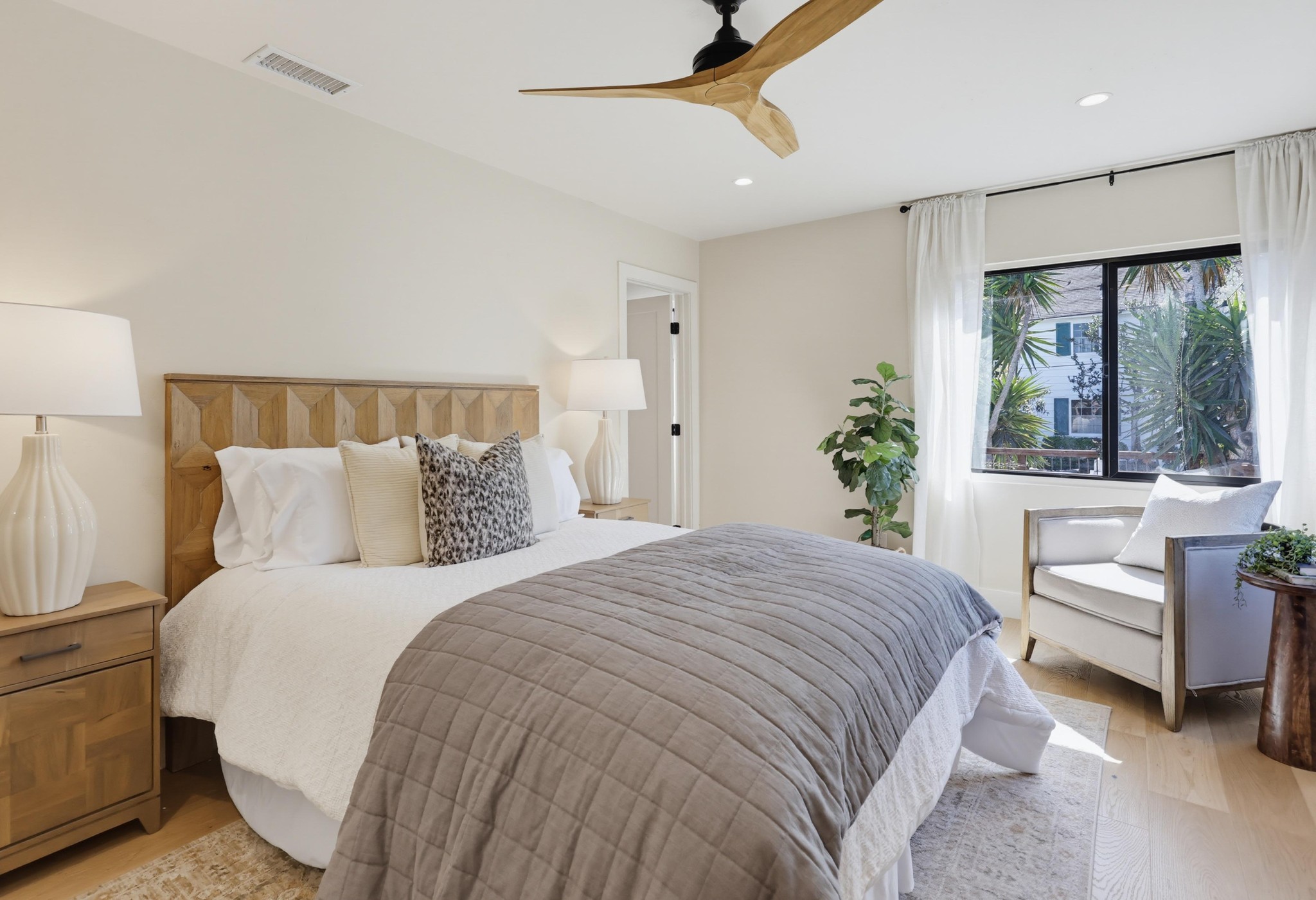 Virtual tour photo 98 of 155 for 350 San Elijo St