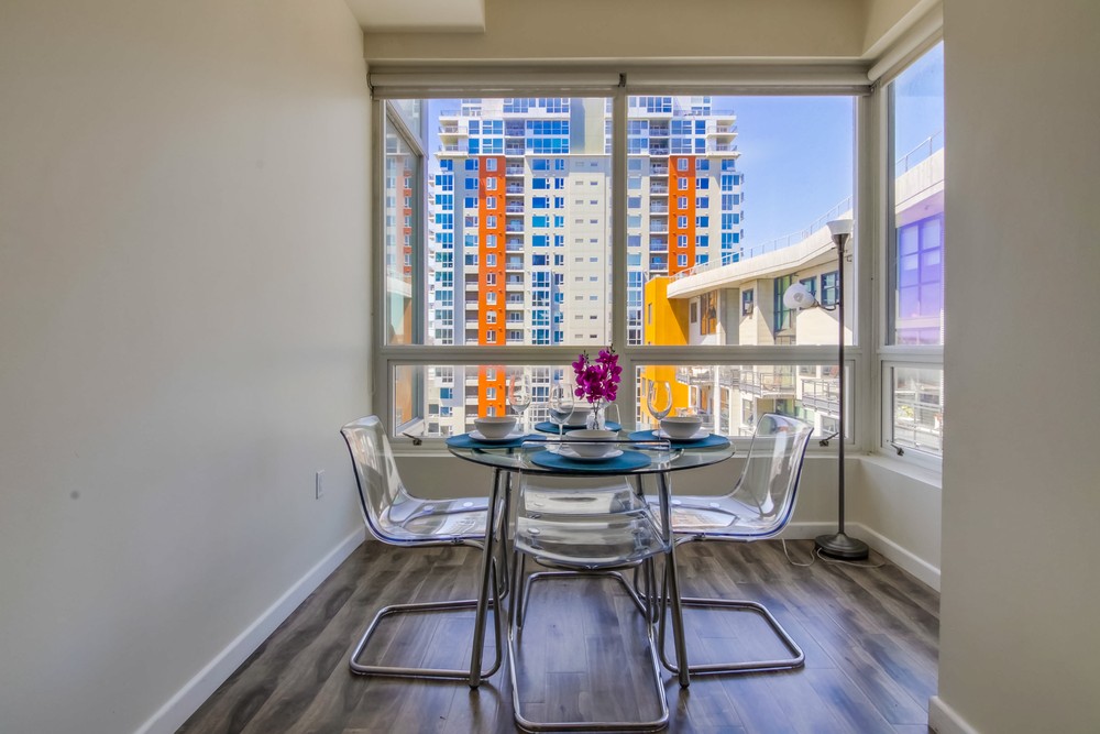 Virtual tour photo 13 of 26 for 350 W Ash St #1001