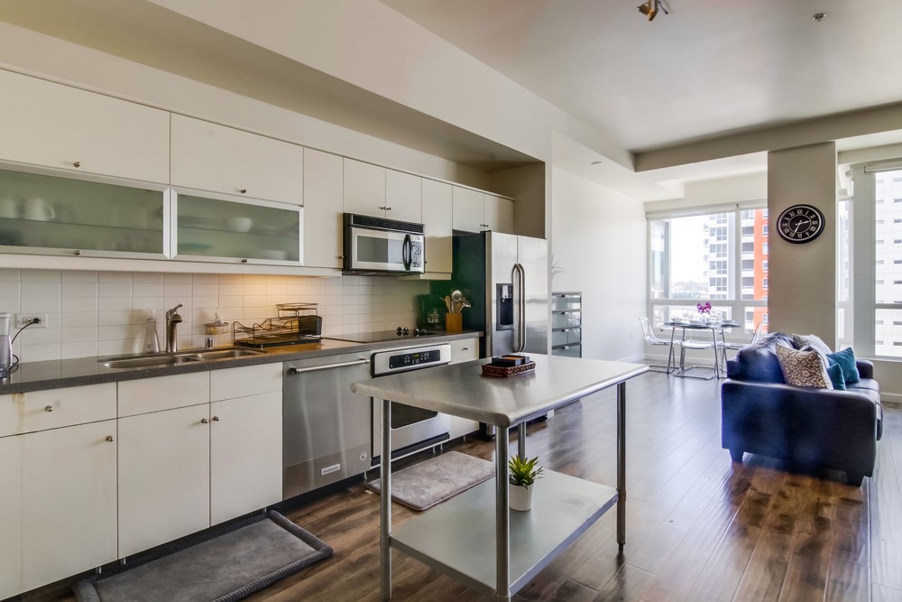 Virtual tour photo 16 of 26 for 350 W Ash St #1001