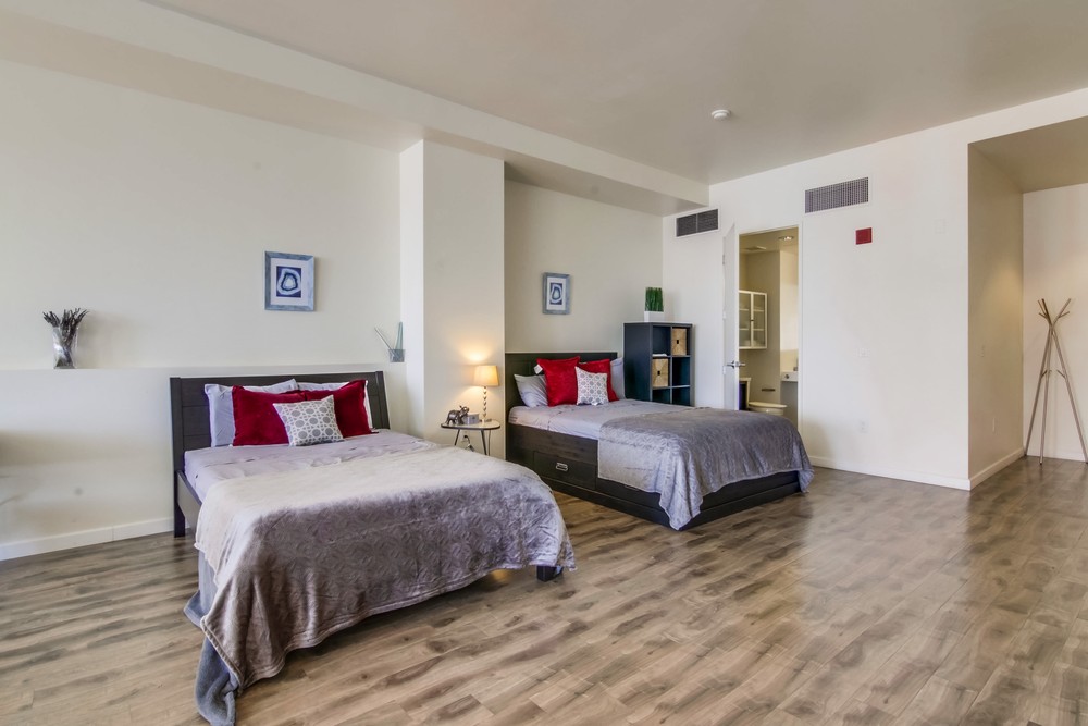 Virtual tour photo 22 of 26 for 350 W Ash St #1001