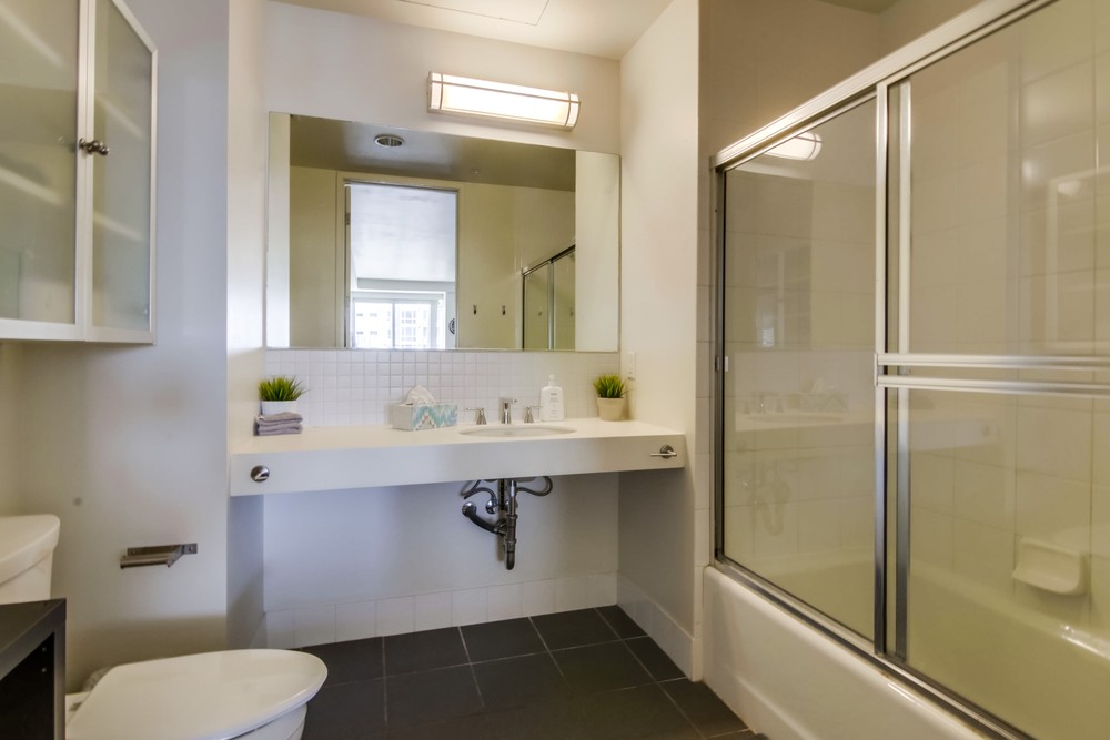 Virtual tour photo 24 of 26 for 350 W Ash St #1001