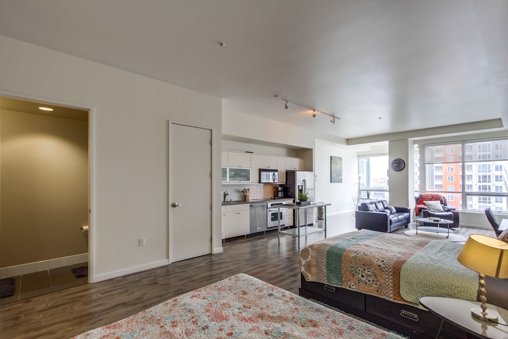 Virtual tour photo 6 of 42 for 350 W Ash St UNIT 1001