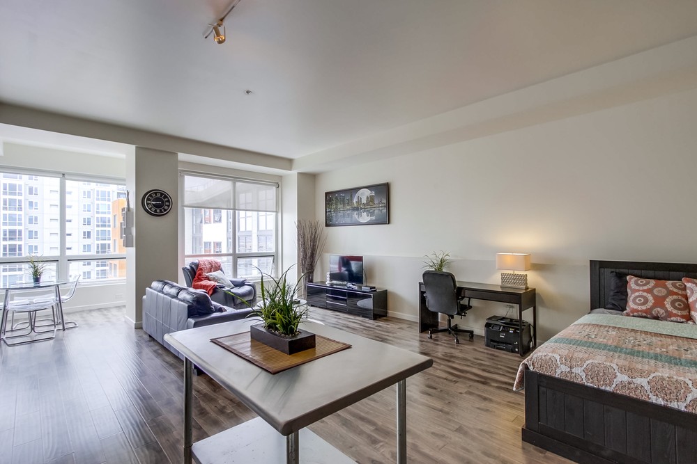 Virtual tour photo 11 of 42 for 350 W Ash St UNIT 1001
