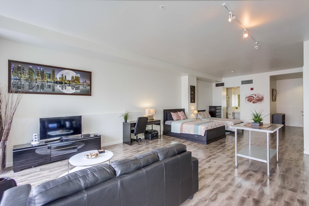 Virtual tour photo 18 of 42 for 350 W Ash St UNIT 1001