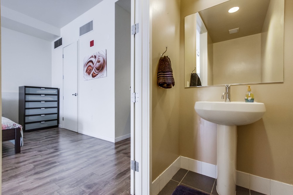 Virtual tour photo 35 of 42 for 350 W Ash St UNIT 1001