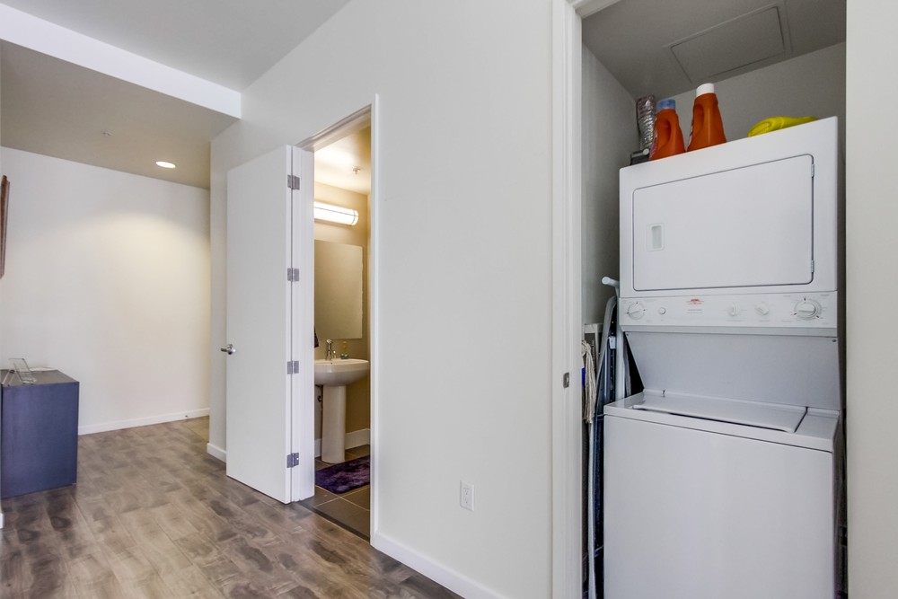 Virtual tour photo 43 of 42 for 350 W Ash St UNIT 1001