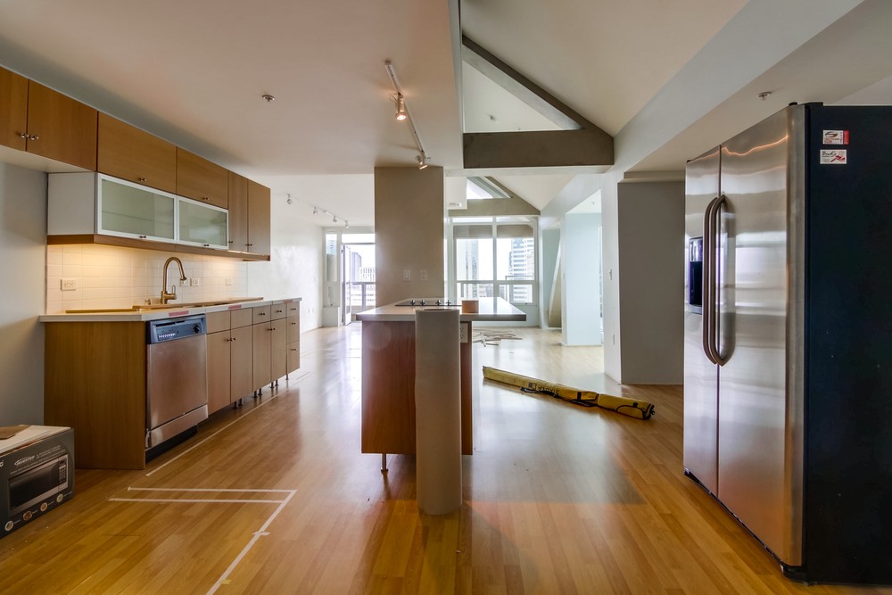 Virtual tour photo 6 of 31 for 350 W. Ash Street #1206
