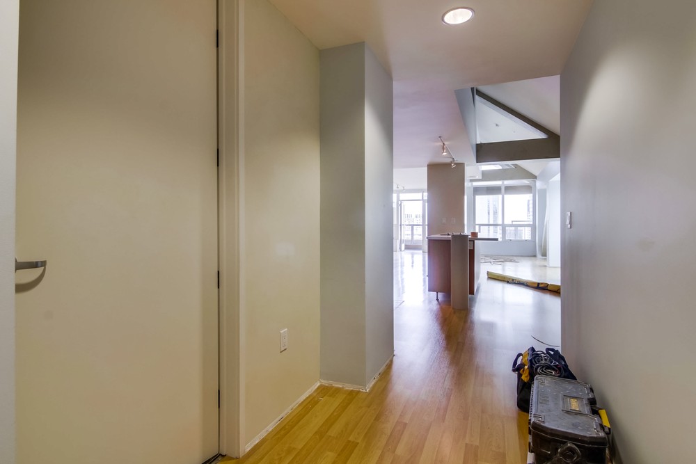 Virtual tour photo 11 of 31 for 350 W. Ash Street #1206
