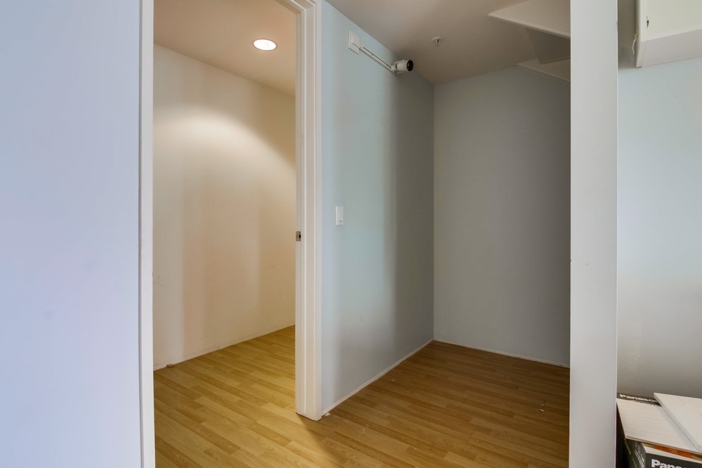 Virtual tour photo 17 of 31 for 350 W. Ash Street #1206