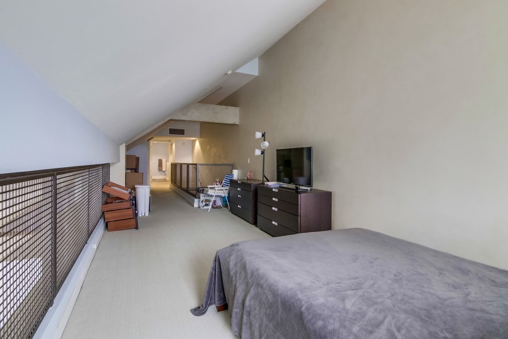 Virtual tour photo 20 of 31 for 350 W. Ash Street #1206