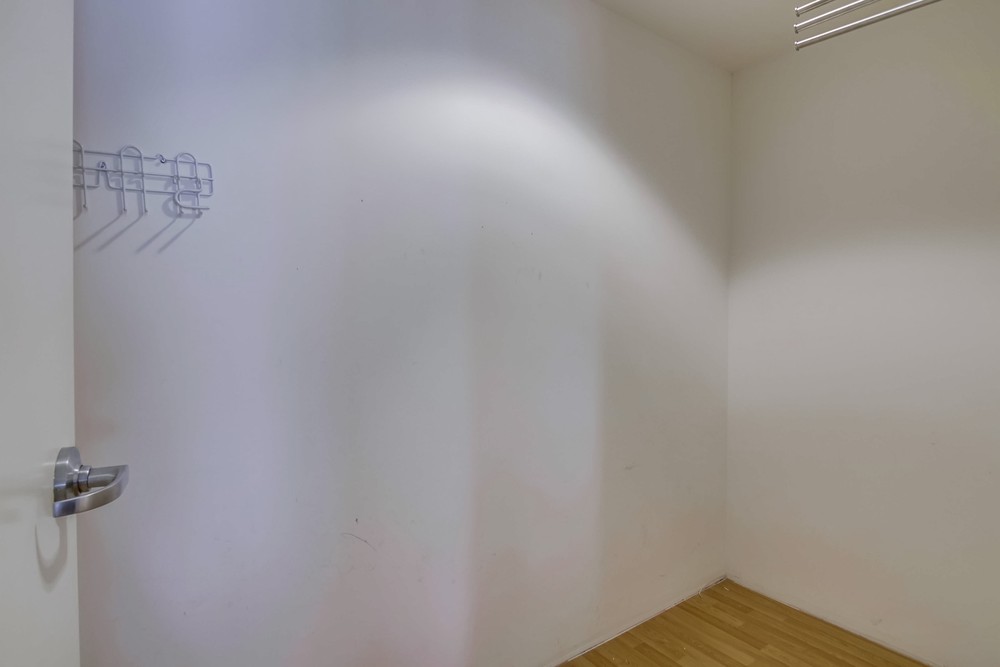 Virtual tour photo 23 of 31 for 350 W. Ash Street #1206