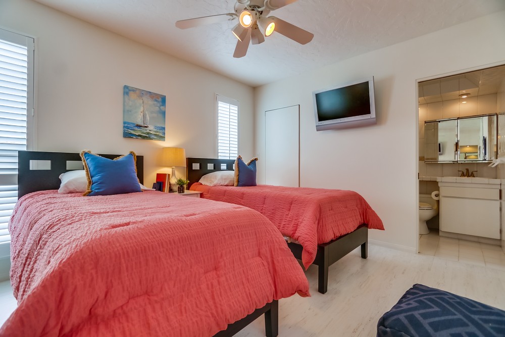 Virtual tour photo 55 of 63 for 3500 Bayside Walk #2c