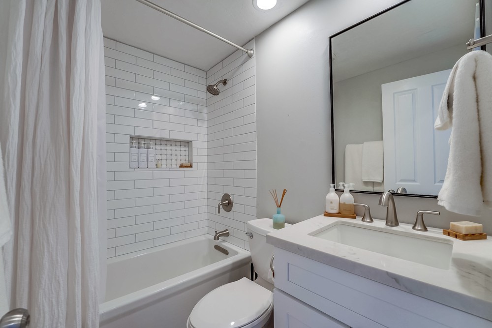 Virtual tour photo 49 of 58 for 3500 Bayside Walk #3c