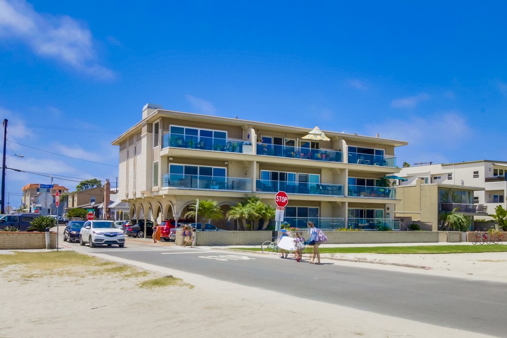 Virtual tour photo 4 of 52 for 3500 Bayside Walk #3c
