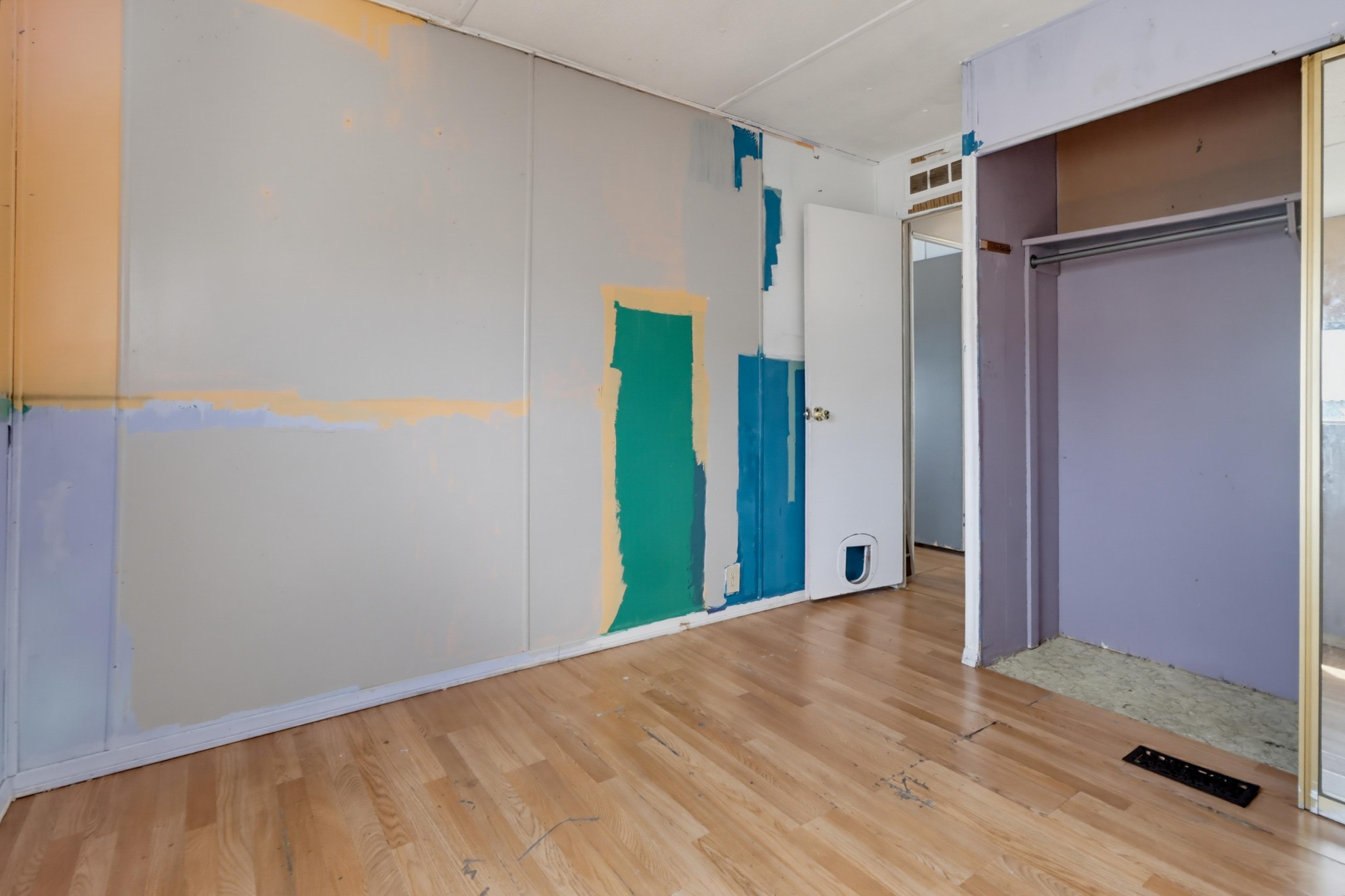 Virtual tour photo 19 of 31 for 351 E Bradley Ave Spc 80
