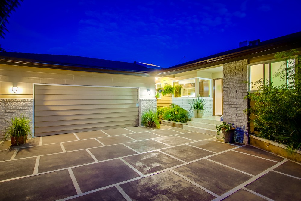 Virtual tour photo 4 of 131 for 3510 Garrison St
