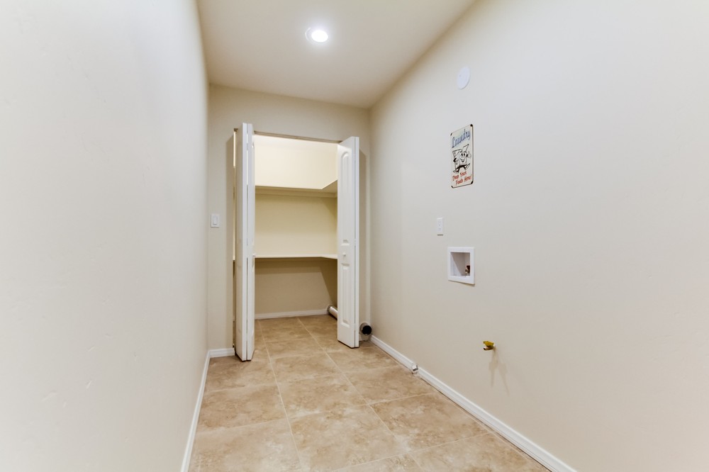 Virtual tour photo 31 of 36 for 3512 Mount Acomita Avenue