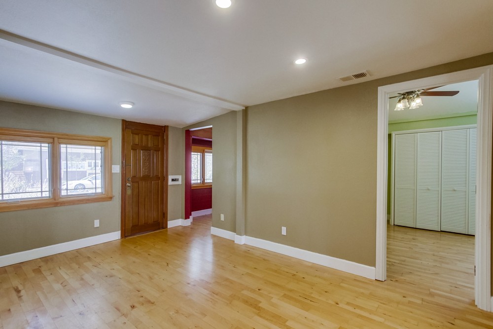 Virtual tour photo 8 of 44 for 3515 Sydney Pl